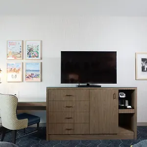 https://derby-city-gaming-hotel-a-churchill-downs-property.hotels-louisville.com
